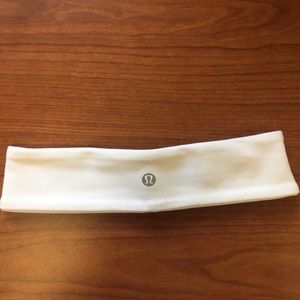 Lululemon Fly Away Tamer 2.0 Headband